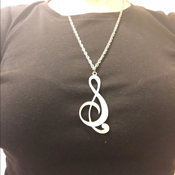 Vintage Jewelry - 💛- 🎼 treble cleft pendant💐